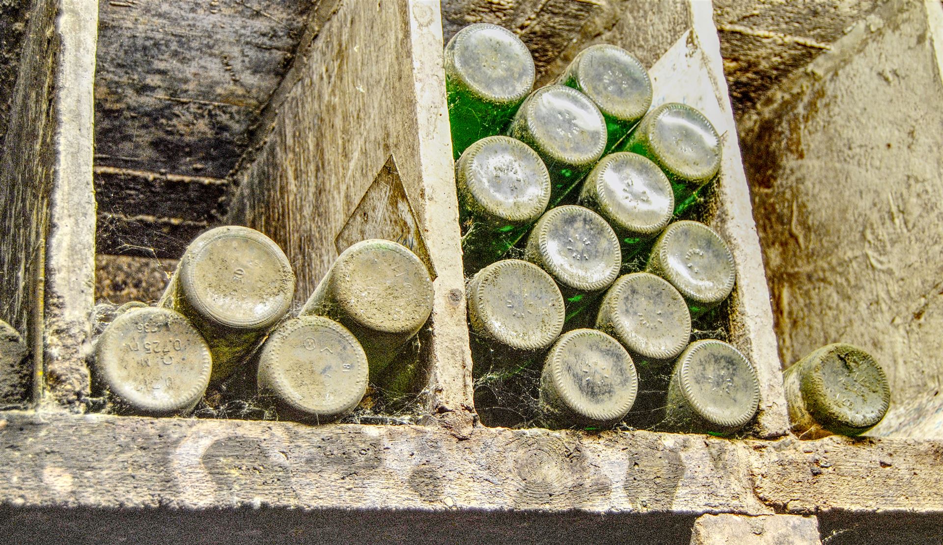 Raritäten lagern im alten Weinkeller